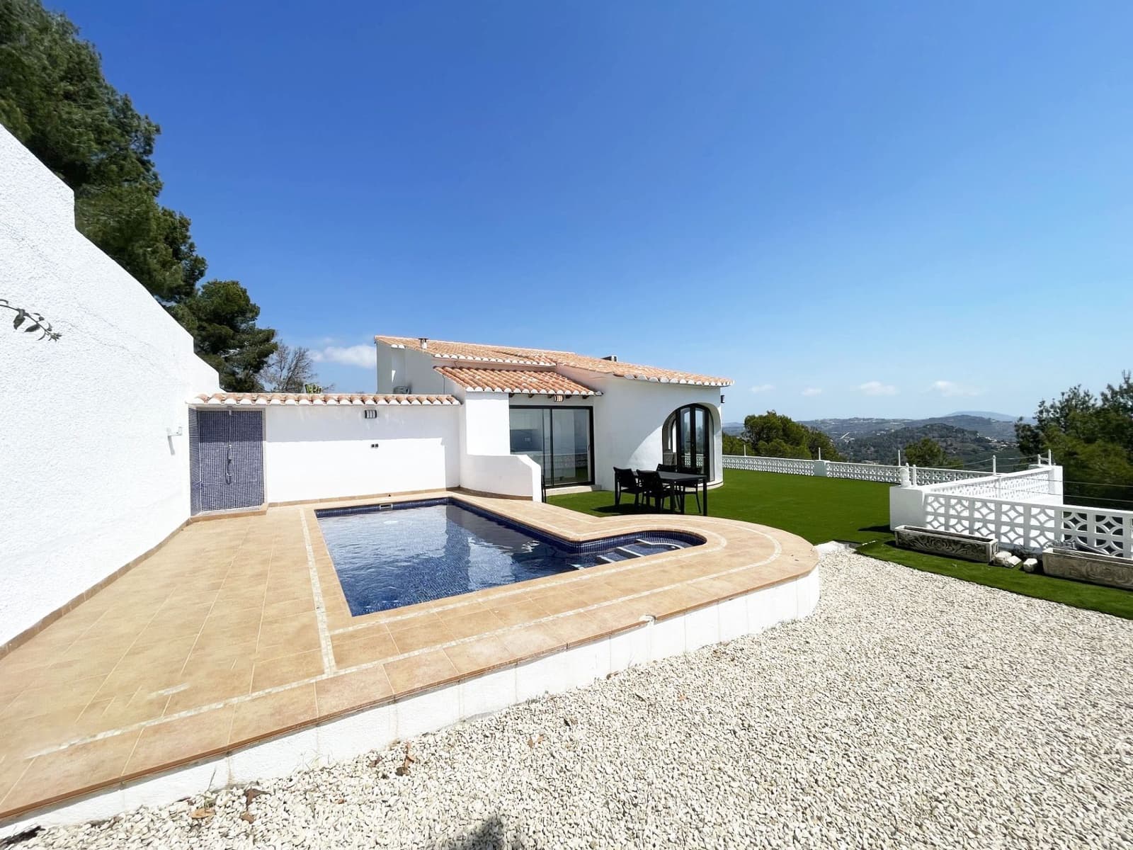 Chalet de 3 habitaciones en Calpe / Calp en venta con piscina garaje - 899.000 € (Ref: 9816995)