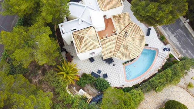 3 makuuhuone Huvila myytävänä paikassa Altea la Vella, Altea mukana uima-altaan 
autotalli - 530 000 € (Ref: 9840818)