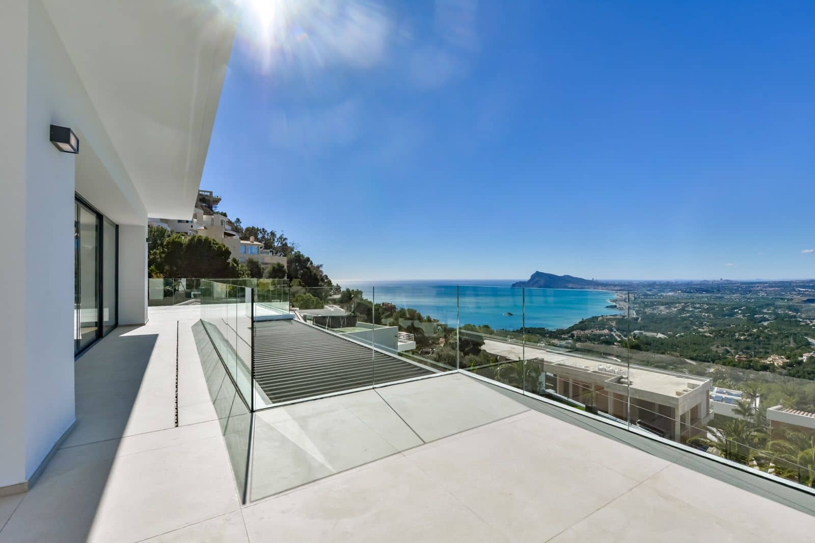 4 bedroom Villa for sale in Altea with pool garage - € 2,690,000 (Ref: 9840819)