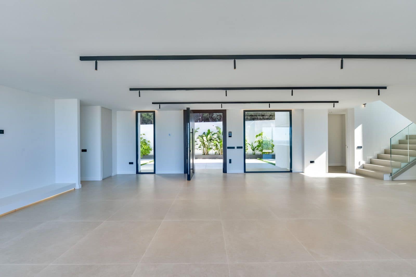 4 bedroom Villa for sale in Altea with pool garage - € 2,690,000 (Ref: 9840819)