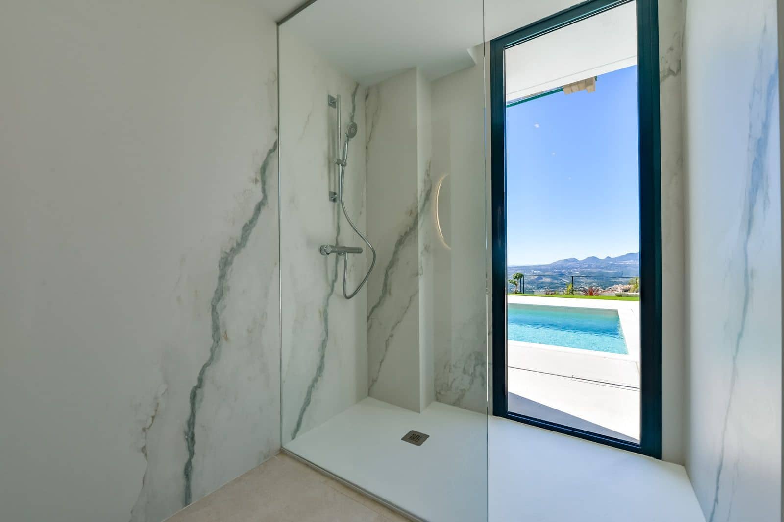 4 bedroom Villa for sale in Altea with pool garage - € 2,690,000 (Ref: 9840819)