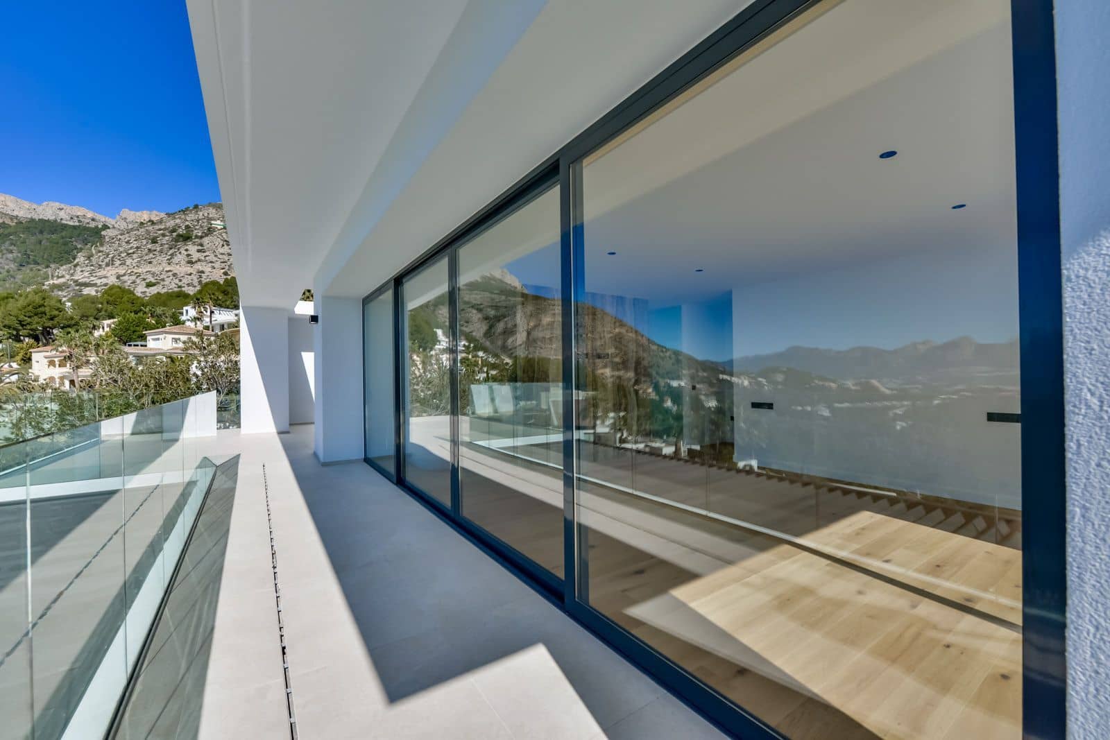 4 bedroom Villa for sale in Altea with pool garage - € 2,690,000 (Ref: 9840819)