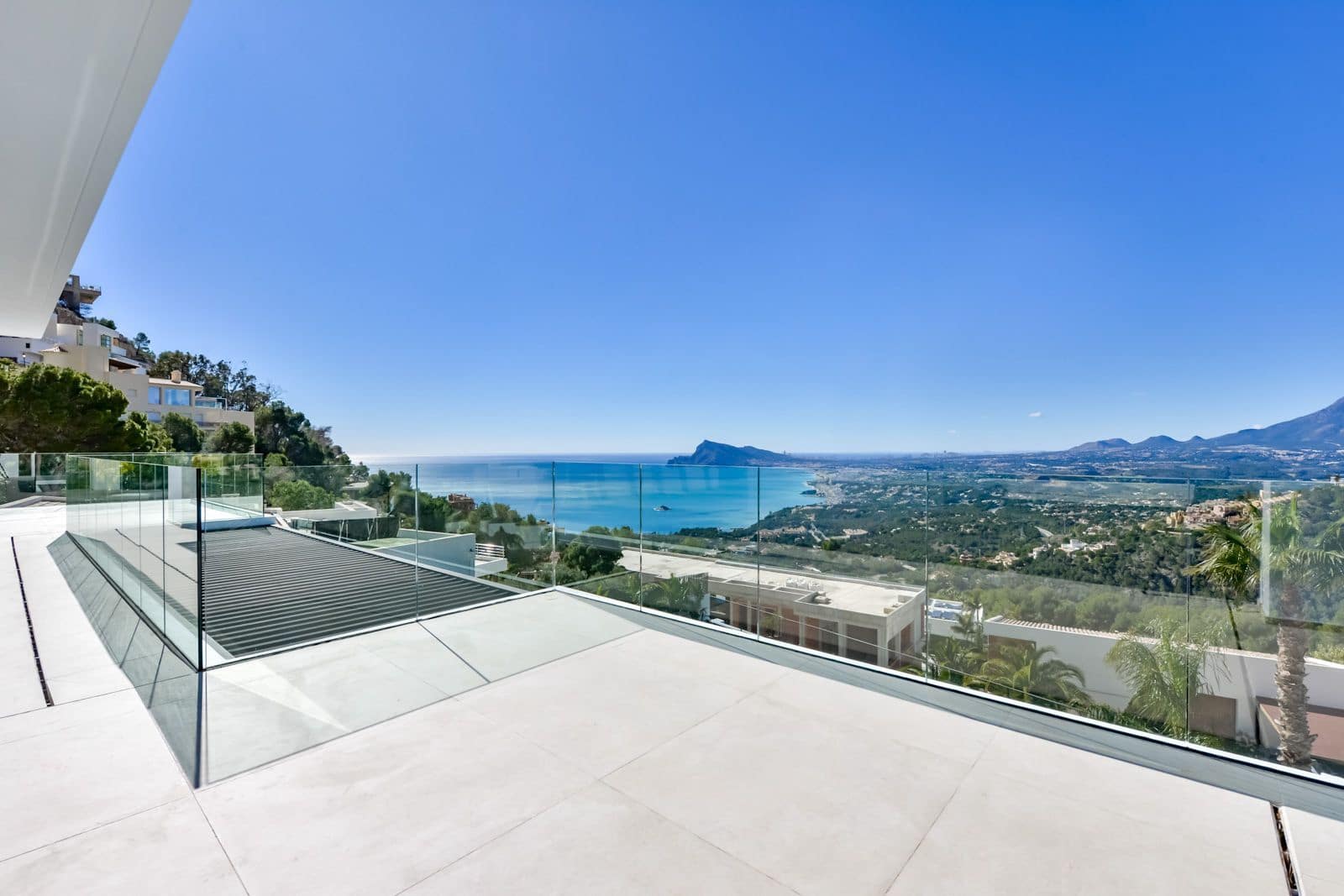 4 bedroom Villa for sale in Altea with pool garage - € 2,690,000 (Ref: 9840819)