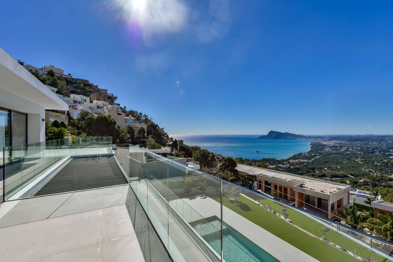 4 bedroom Villa for sale in Altea with pool garage - € 2,690,000 (Ref: 9840819)