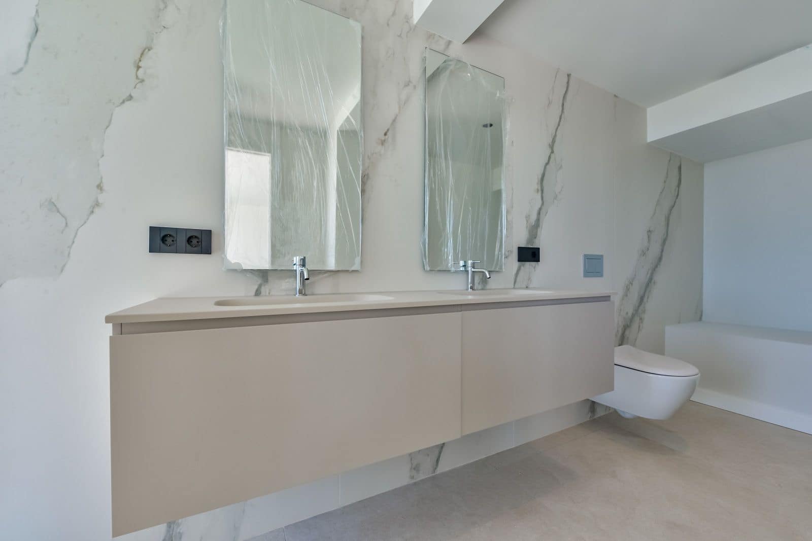 4 bedroom Villa for sale in Altea with pool garage - € 2,690,000 (Ref: 9840819)