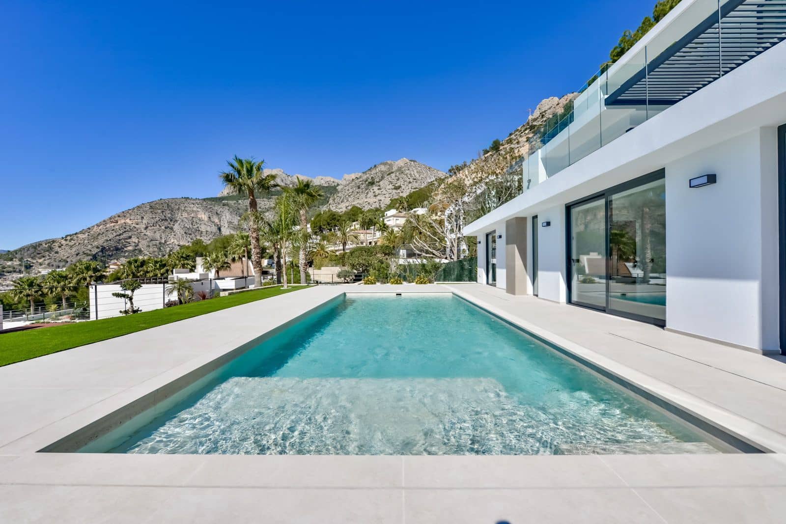 4 bedroom Villa for sale in Altea with pool garage - € 2,690,000 (Ref: 9840819)