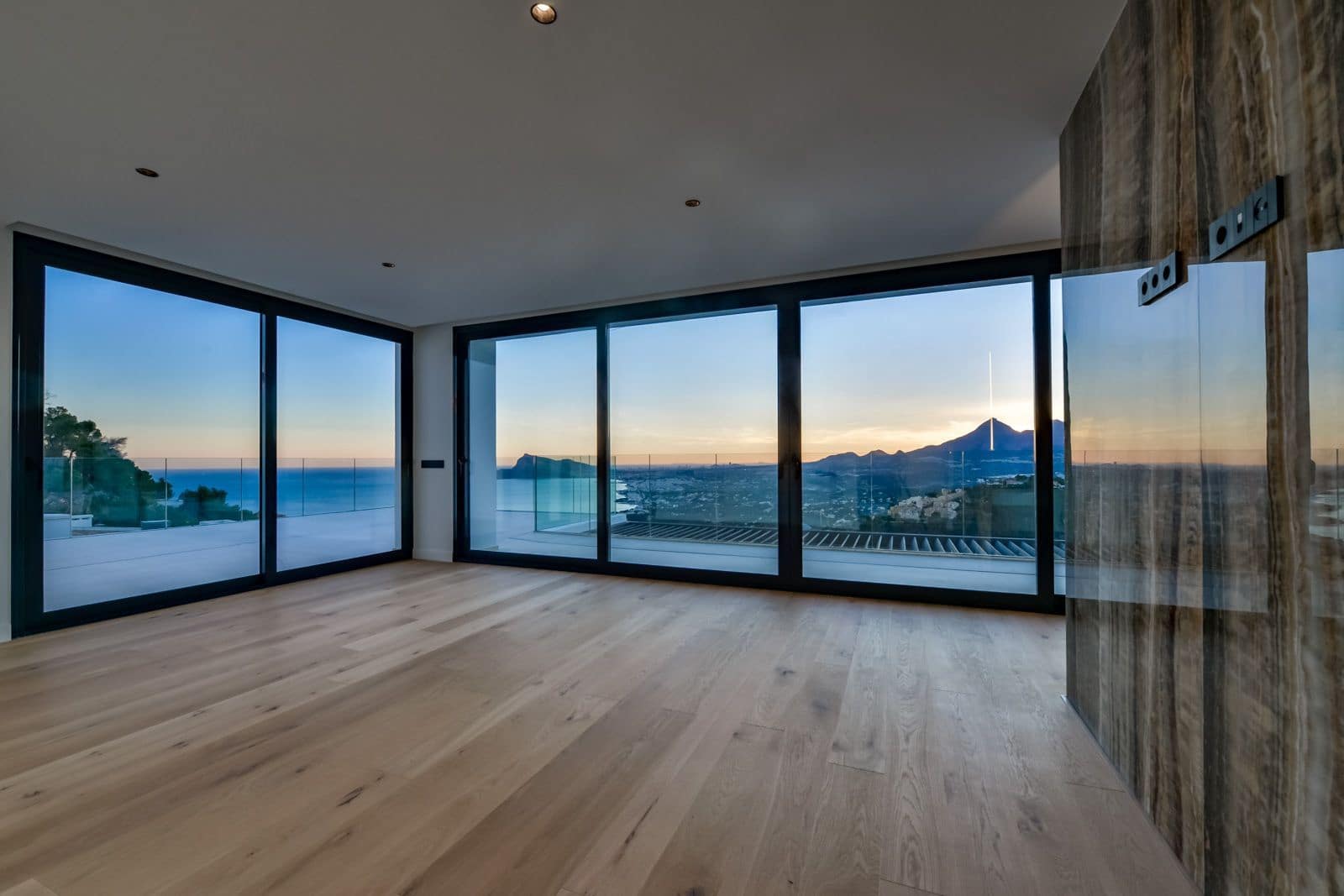 4 bedroom Villa for sale in Altea with pool garage - € 2,690,000 (Ref: 9840819)