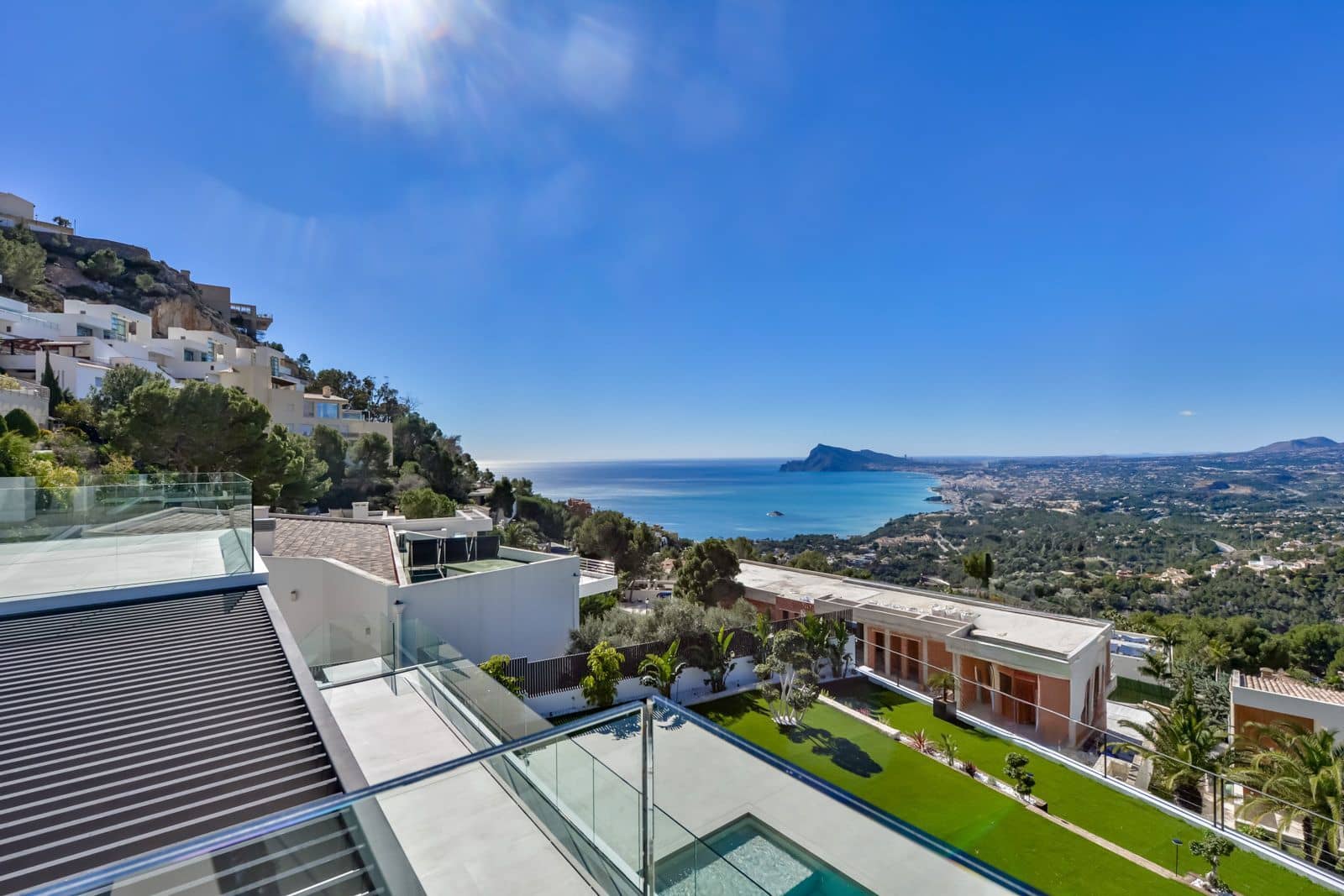 4 bedroom Villa for sale in Altea with pool garage - € 2,690,000 (Ref: 9840819)