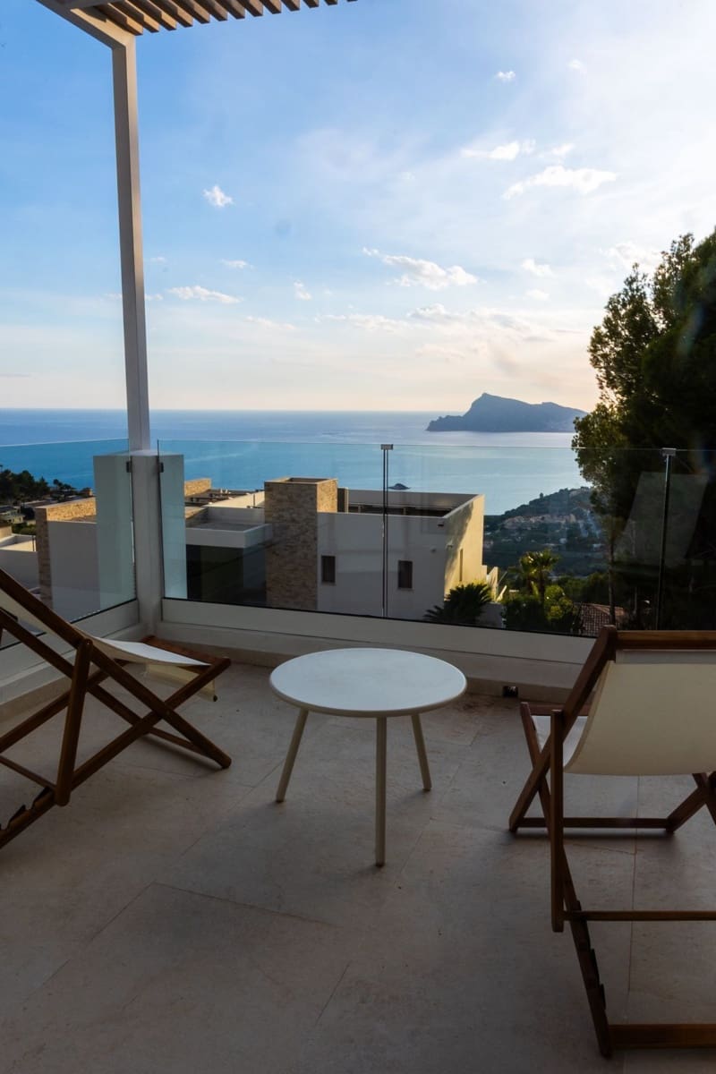 3 bedroom Villa for sale in Altea with pool garage - € 1,650,000 (Ref: 9840820)