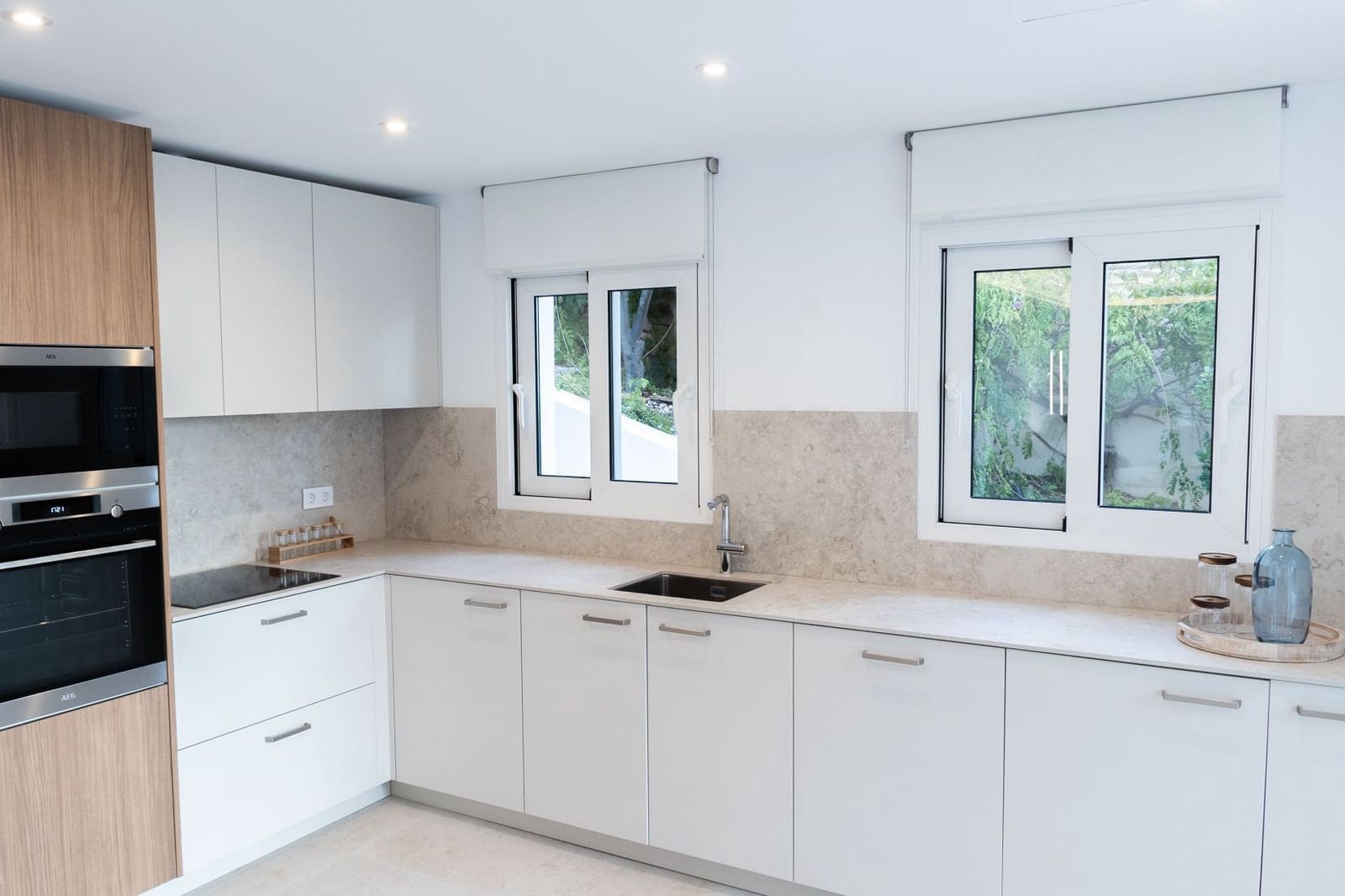 3 bedroom Villa for sale in Altea with pool garage - € 1,650,000 (Ref: 9840820)