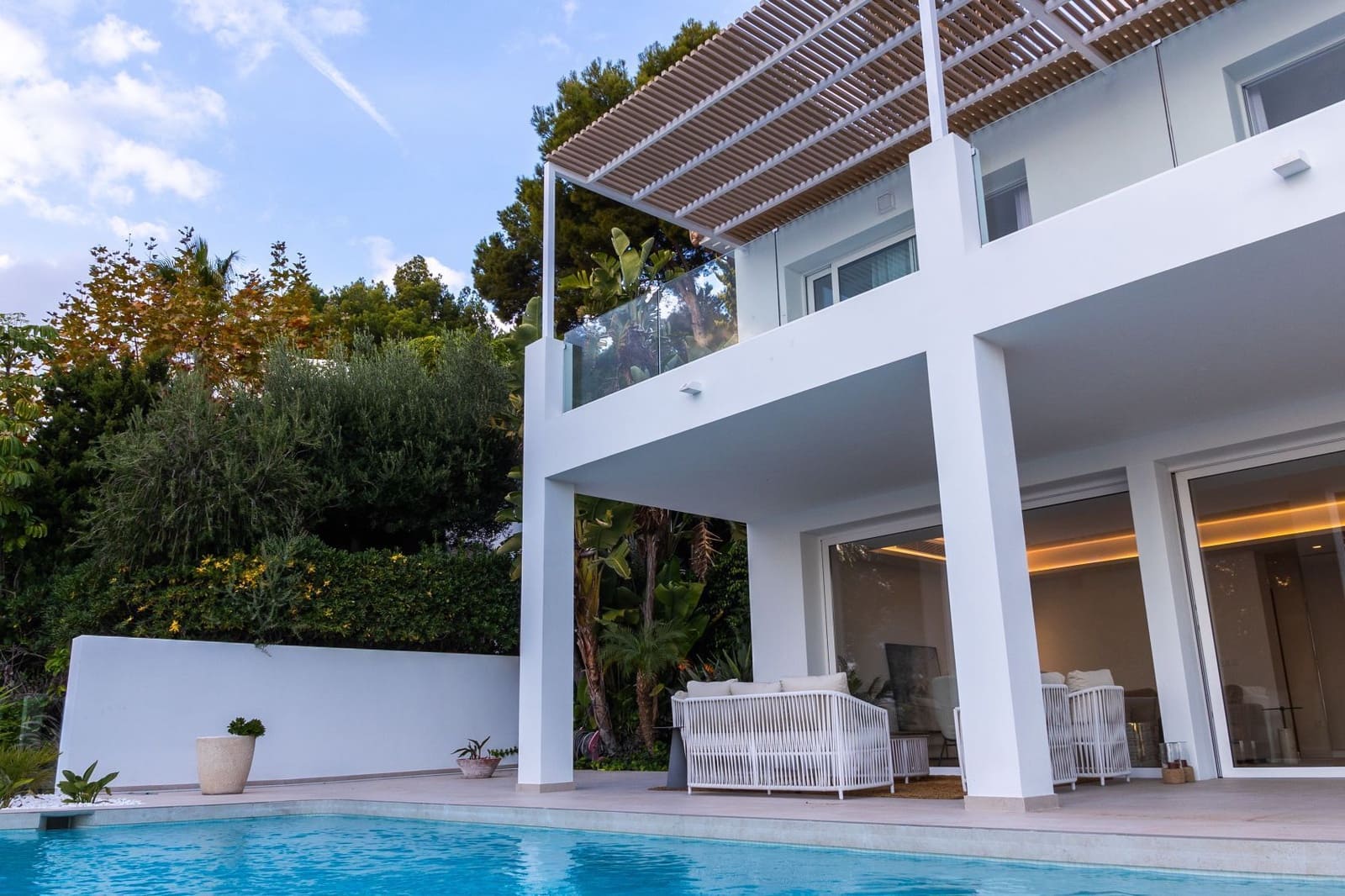 3 bedroom Villa for sale in Altea with pool garage - € 1,650,000 (Ref: 9840820)