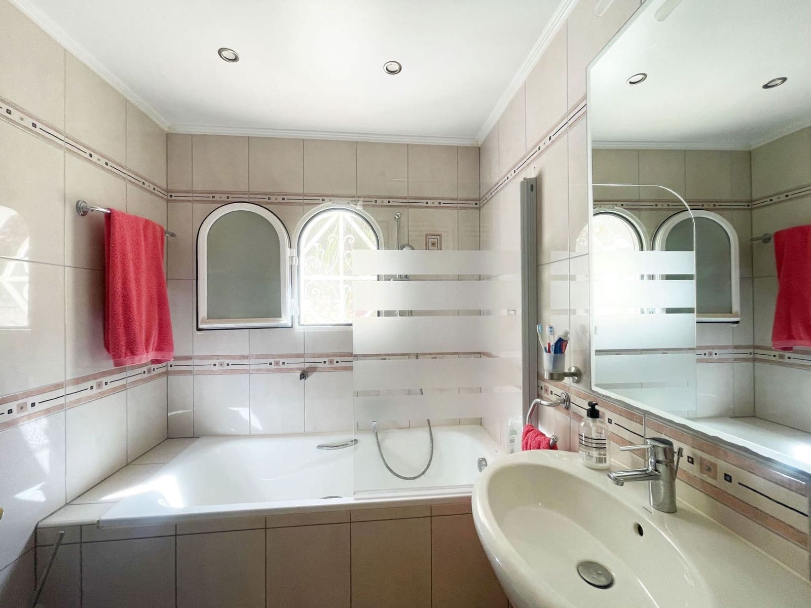 3 quarto Moradia para venda em Calpe / Calp com piscina garagem - 990 000 € (Ref: 9840821)