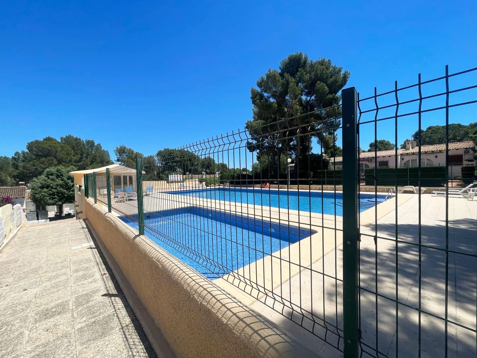 2 soverom Bungalow til salgs i Moraira med svømmebasseng garasje - € 349 900 (Ref: 9859086)