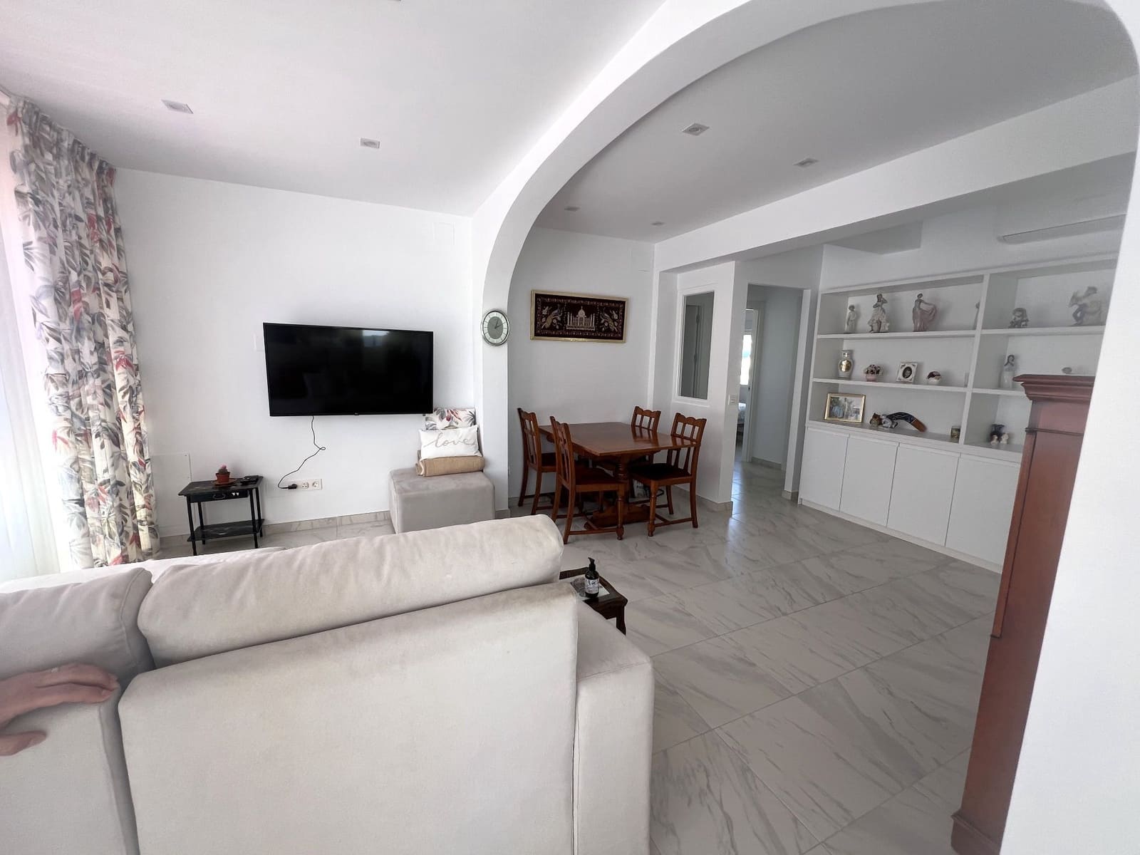 2 bedroom Apartment for sale in Calpe / Calp - € 330,000 (Ref: 9864029)