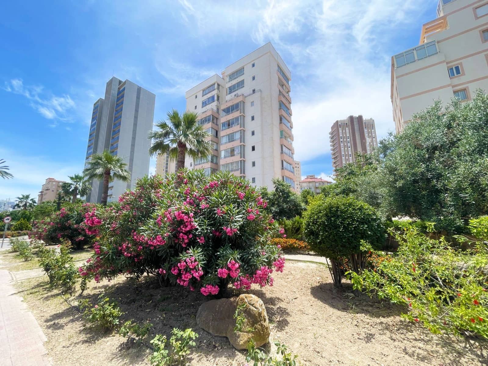 2 bedroom Apartment for sale in Calpe / Calp with pool garage - € 350,000 (Ref: 9868173)