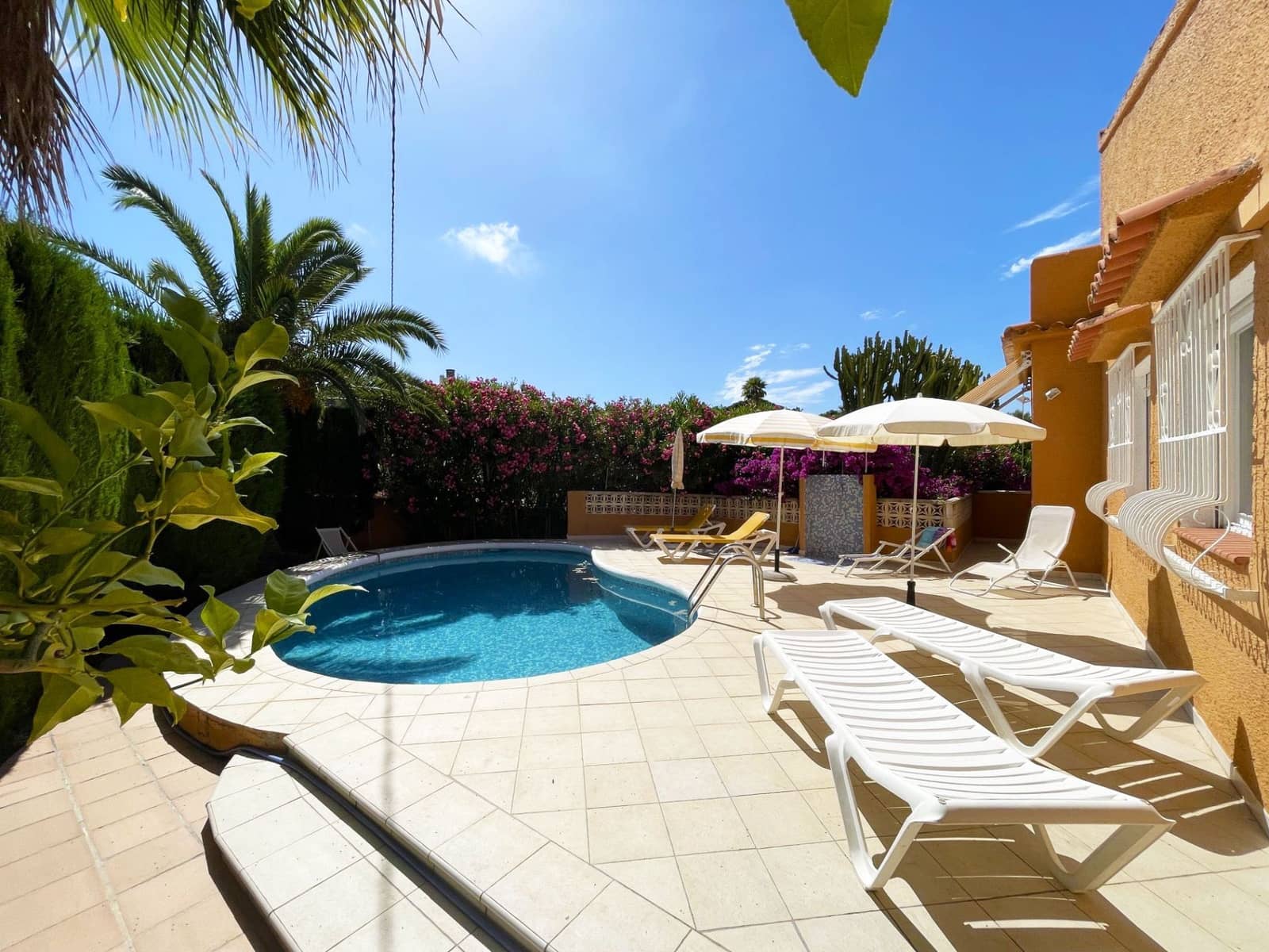 4 chambre Villa/Maison à vendre à Calpe / Calp avec piscine garage - 495 000 € (Ref: 9910021)