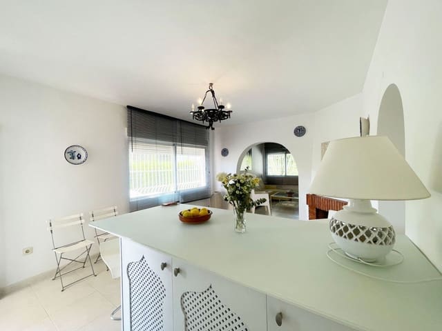 4 chambre Villa/Maison à vendre à Calpe / Calp avec piscine garage - 495 000 € (Ref: 9910021)
