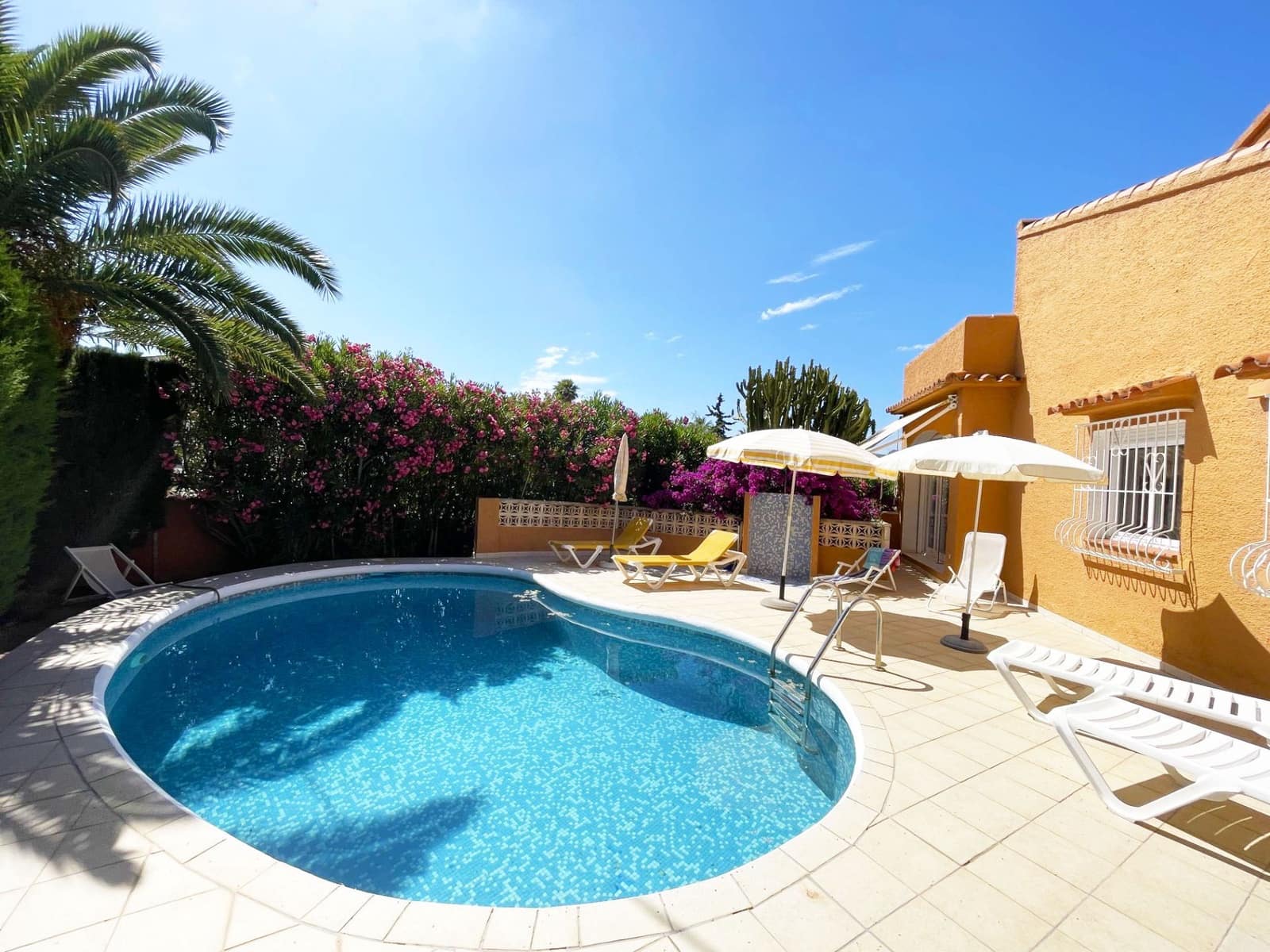 4 chambre Villa/Maison à vendre à Calpe / Calp avec piscine garage - 495 000 € (Ref: 9910021)