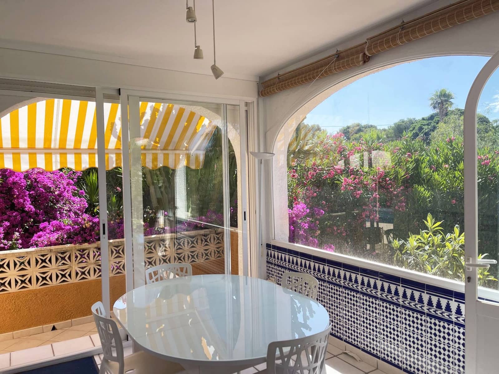 4 chambre Villa/Maison à vendre à Calpe / Calp avec piscine garage - 495 000 € (Ref: 9910021)