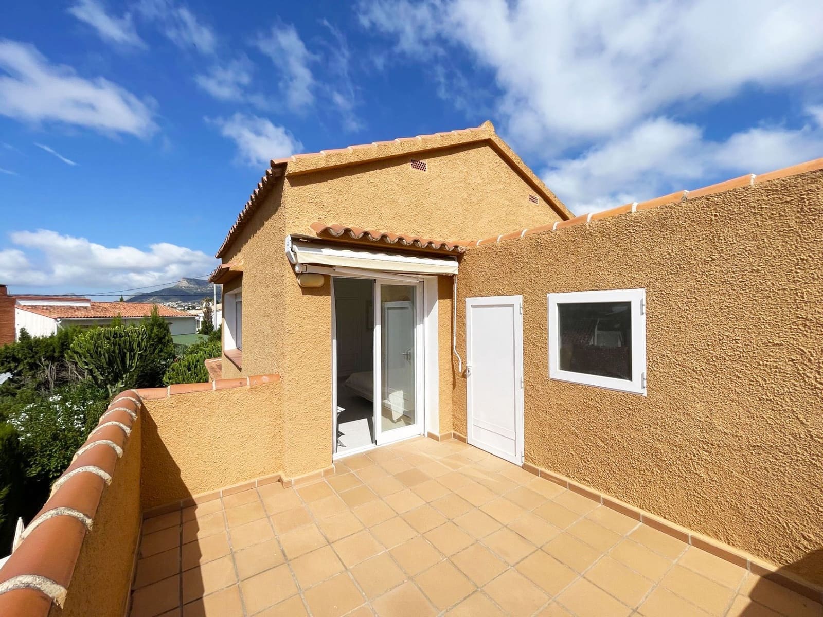 4 chambre Villa/Maison à vendre à Calpe / Calp avec piscine garage - 495 000 € (Ref: 9910021)