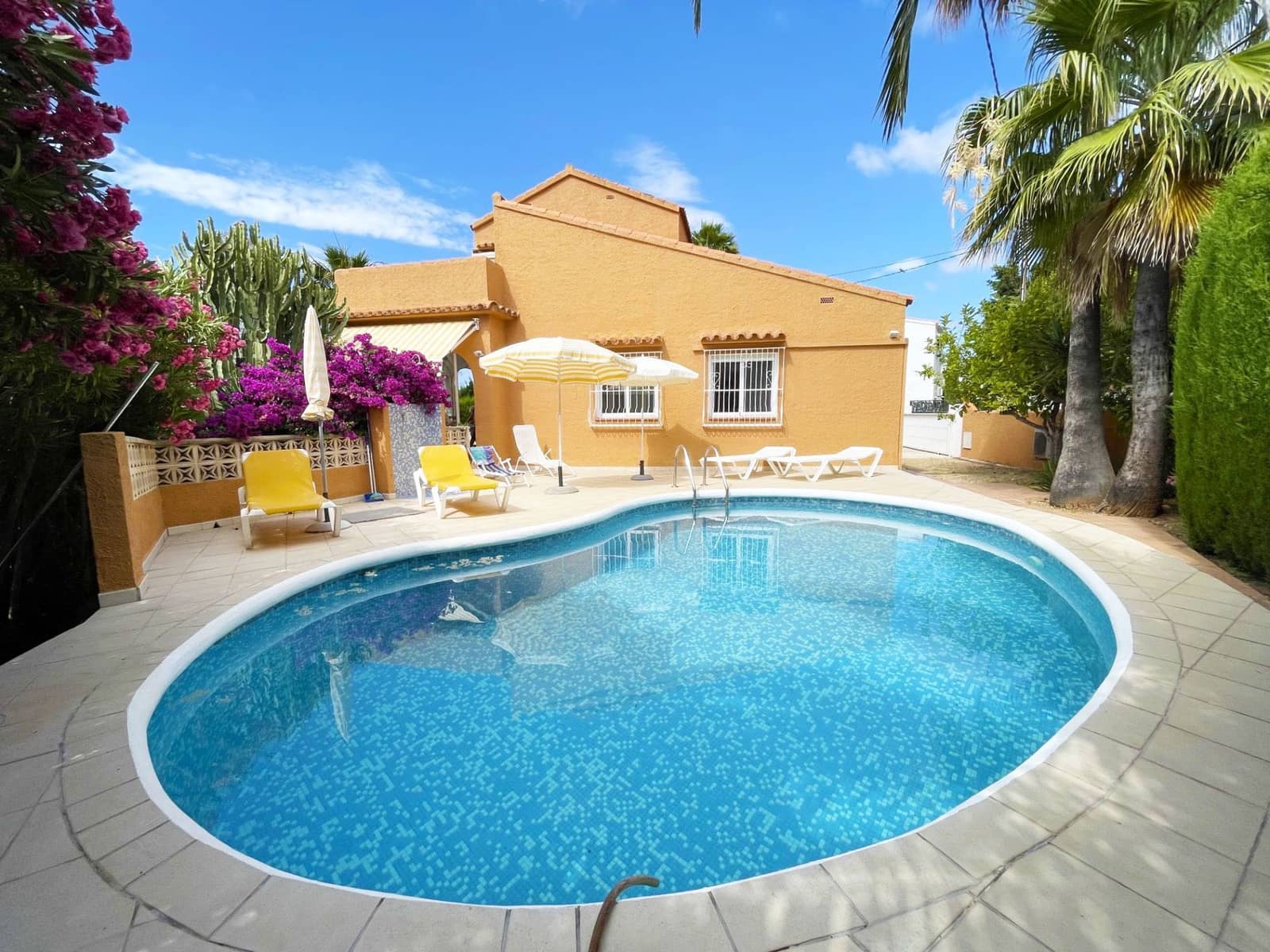 4 chambre Villa/Maison à vendre à Calpe / Calp avec piscine garage - 495 000 € (Ref: 9910021)