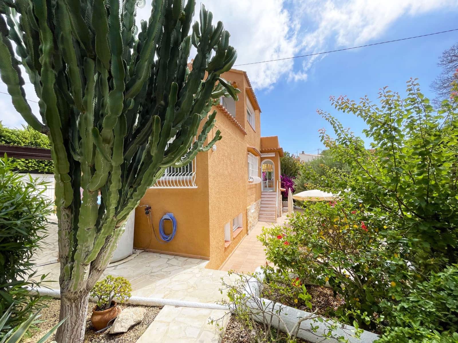4 chambre Villa/Maison à vendre à Calpe / Calp avec piscine garage - 495 000 € (Ref: 9910021)
