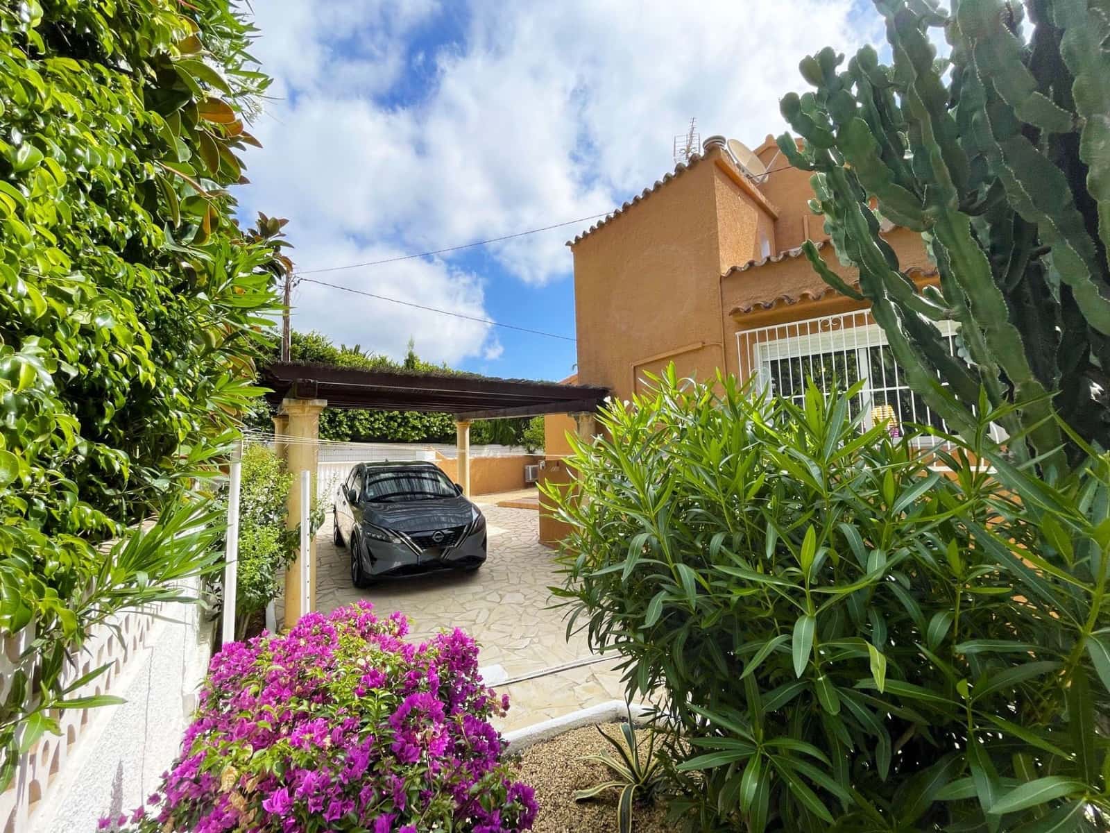 4 chambre Villa/Maison à vendre à Calpe / Calp avec piscine garage - 495 000 € (Ref: 9910021)