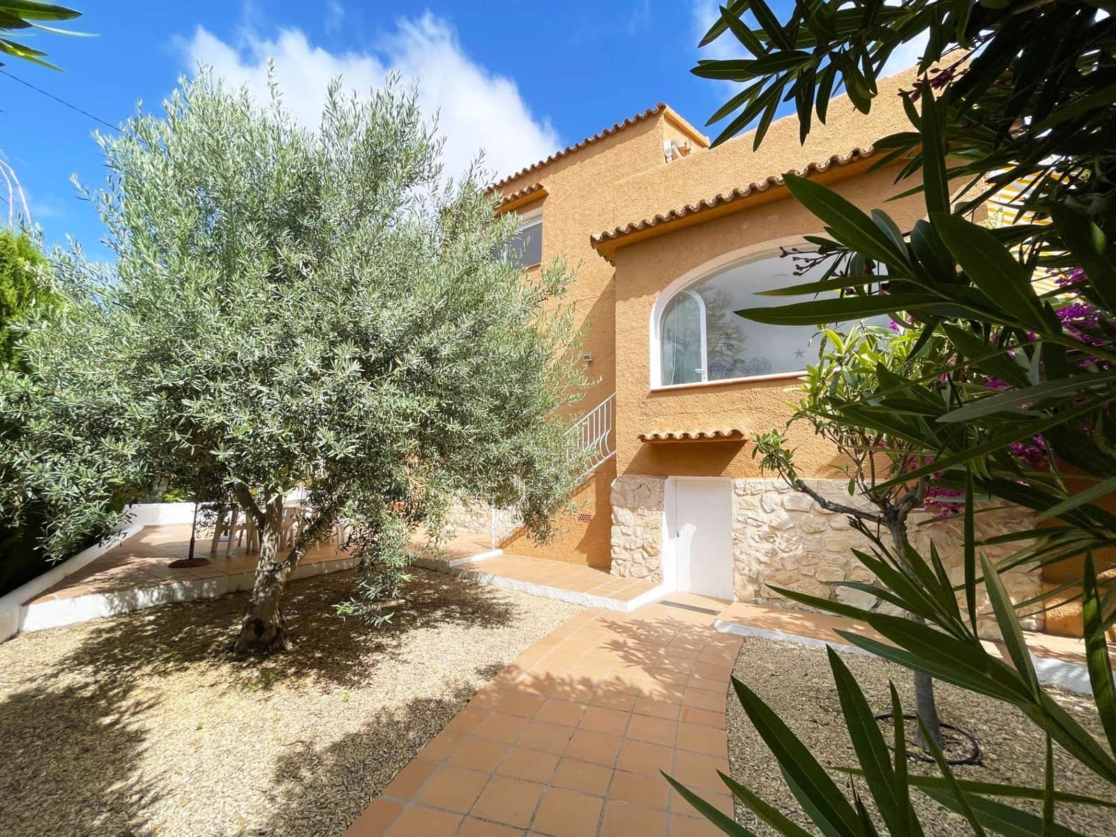 4 chambre Villa/Maison à vendre à Calpe / Calp avec piscine garage - 495 000 € (Ref: 9910021)