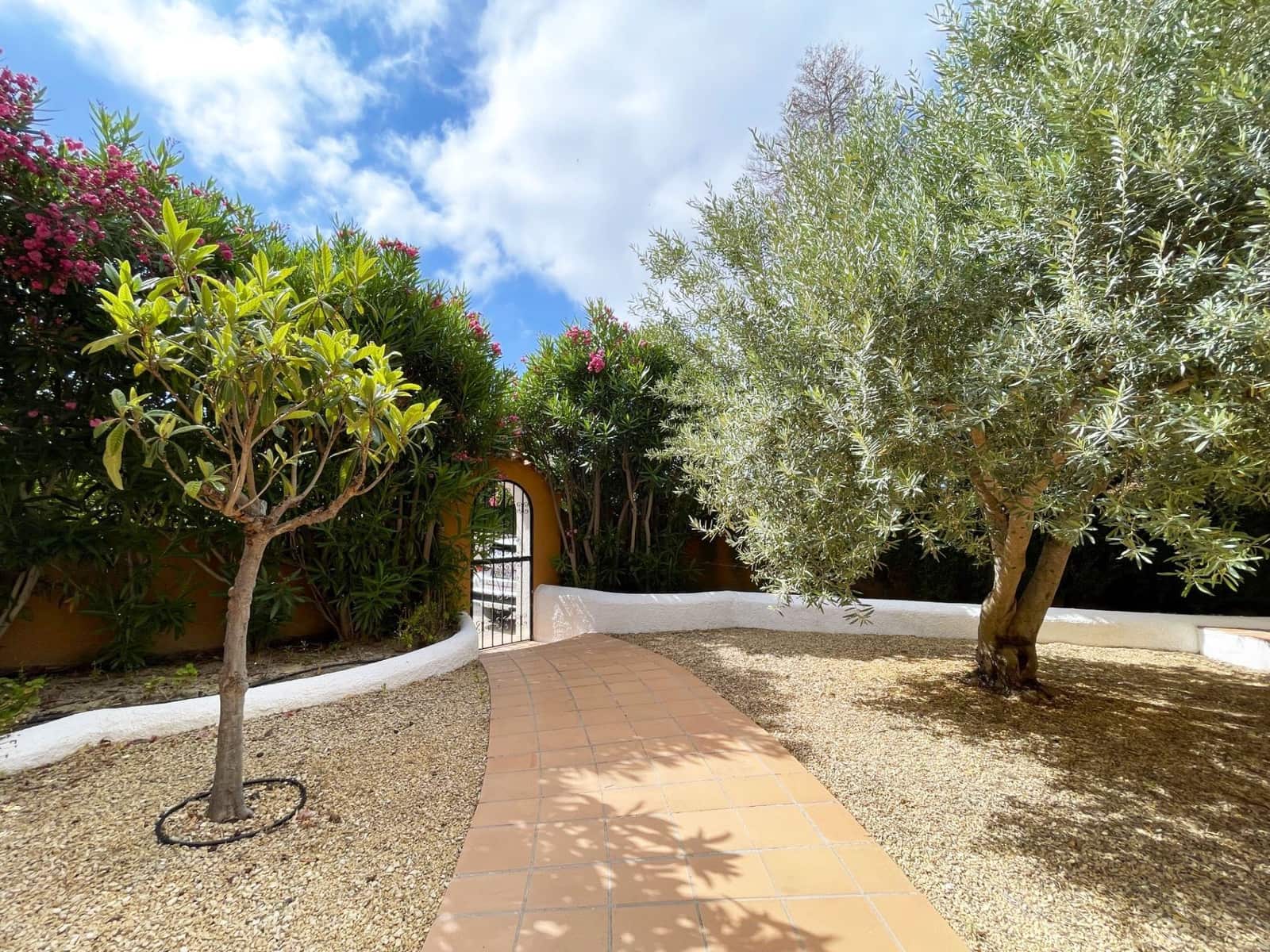 4 chambre Villa/Maison à vendre à Calpe / Calp avec piscine garage - 495 000 € (Ref: 9910021)