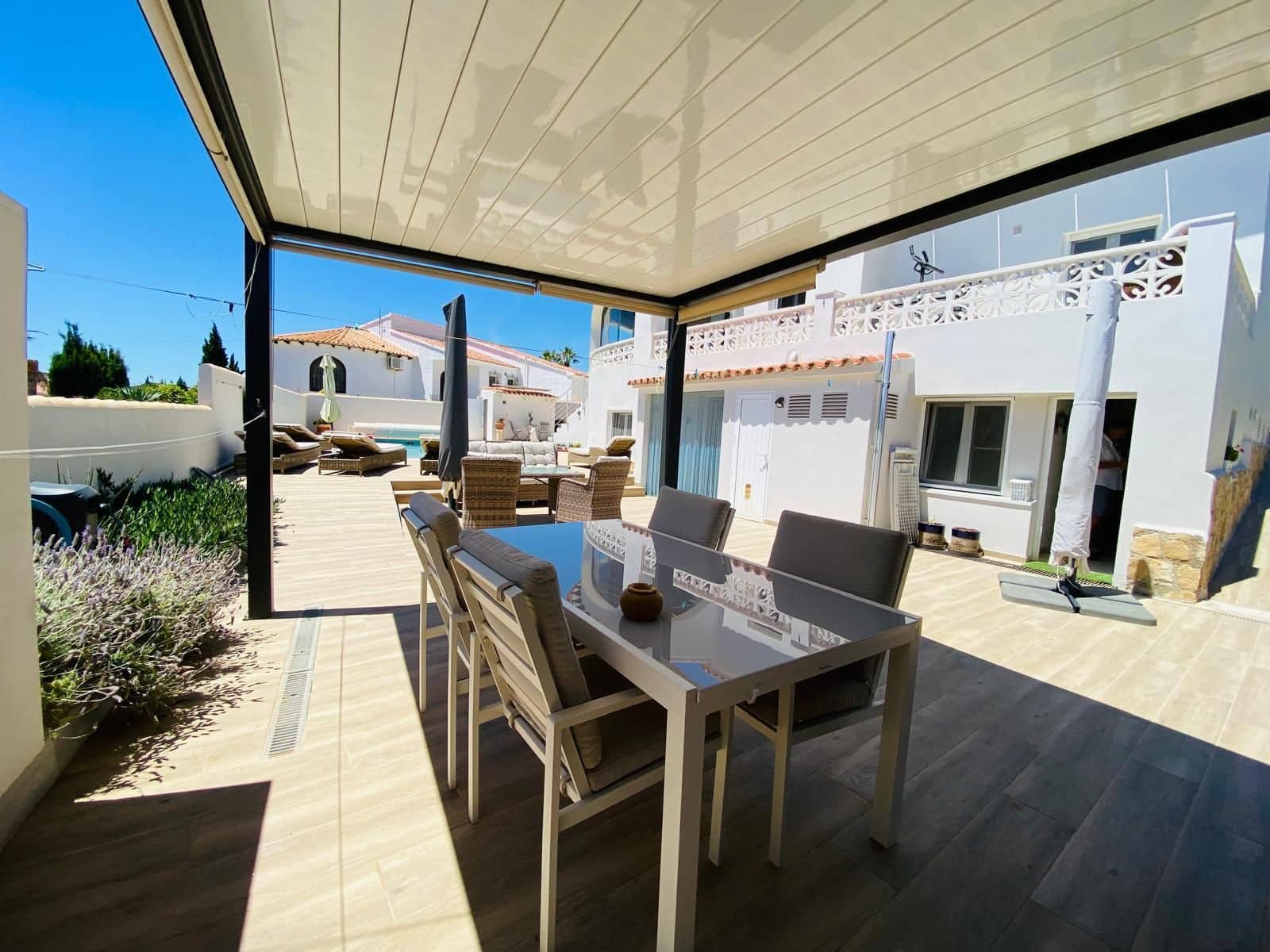 4 sypialnia Willa na sprzedaż w Calpe / Calp z garażem - 849 000 € (Ref: 9941715)