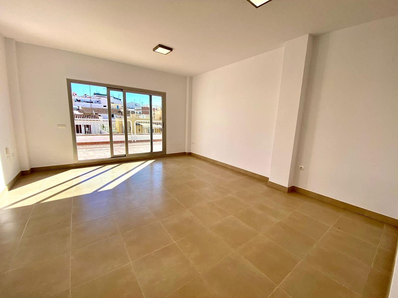 2 bedroom Apartment for sale in Calpe / Calp - € 250,000 (Ref: 9941716)