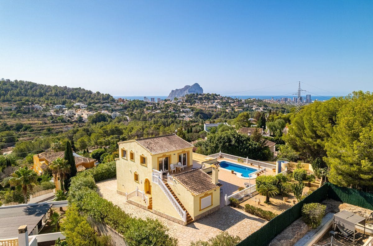 4 sypialnia Willa na sprzedaż w Calpe / Calp z basenem garażem - 795 000 € (Ref: 9949148)