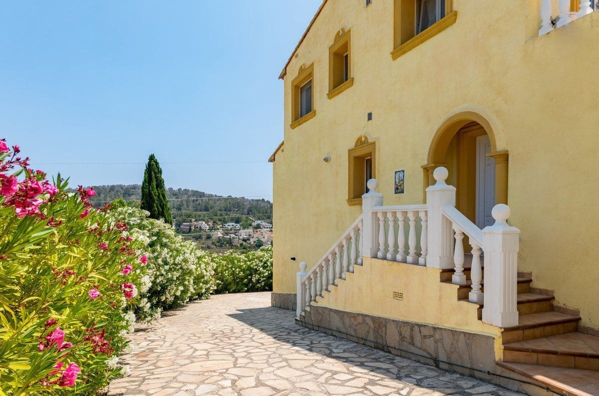 4 sypialnia Willa na sprzedaż w Calpe / Calp z basenem garażem - 795 000 € (Ref: 9949148)