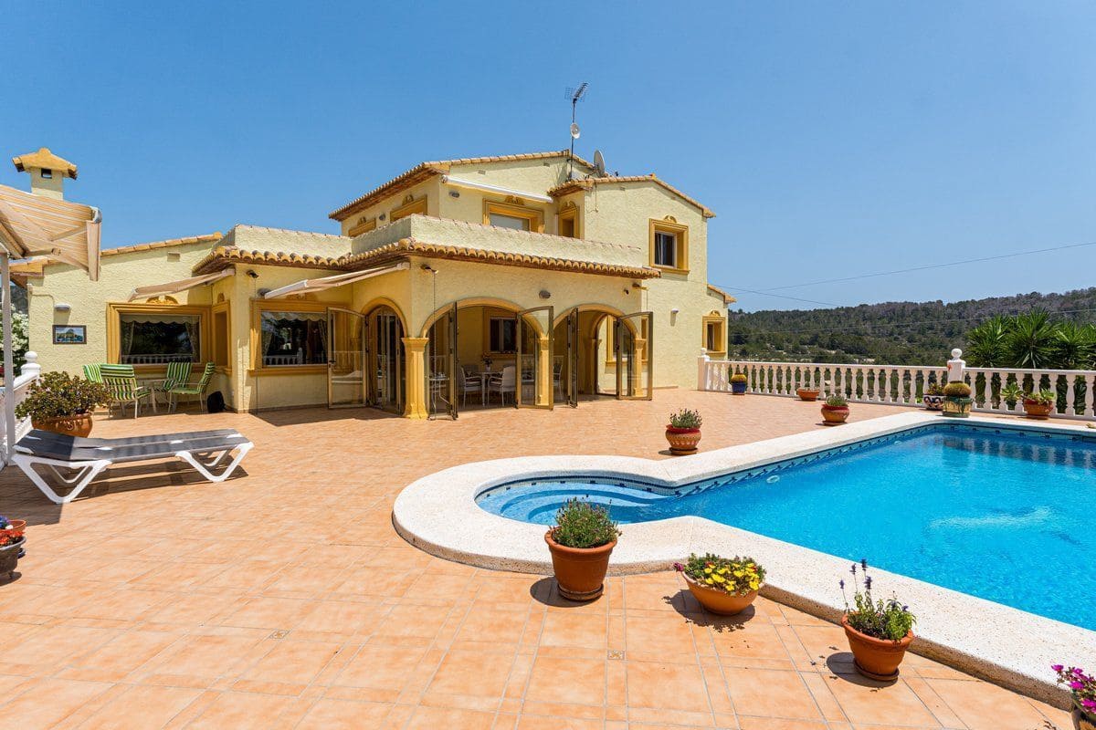 4 sypialnia Willa na sprzedaż w Calpe / Calp z basenem garażem - 795 000 € (Ref: 9949148)