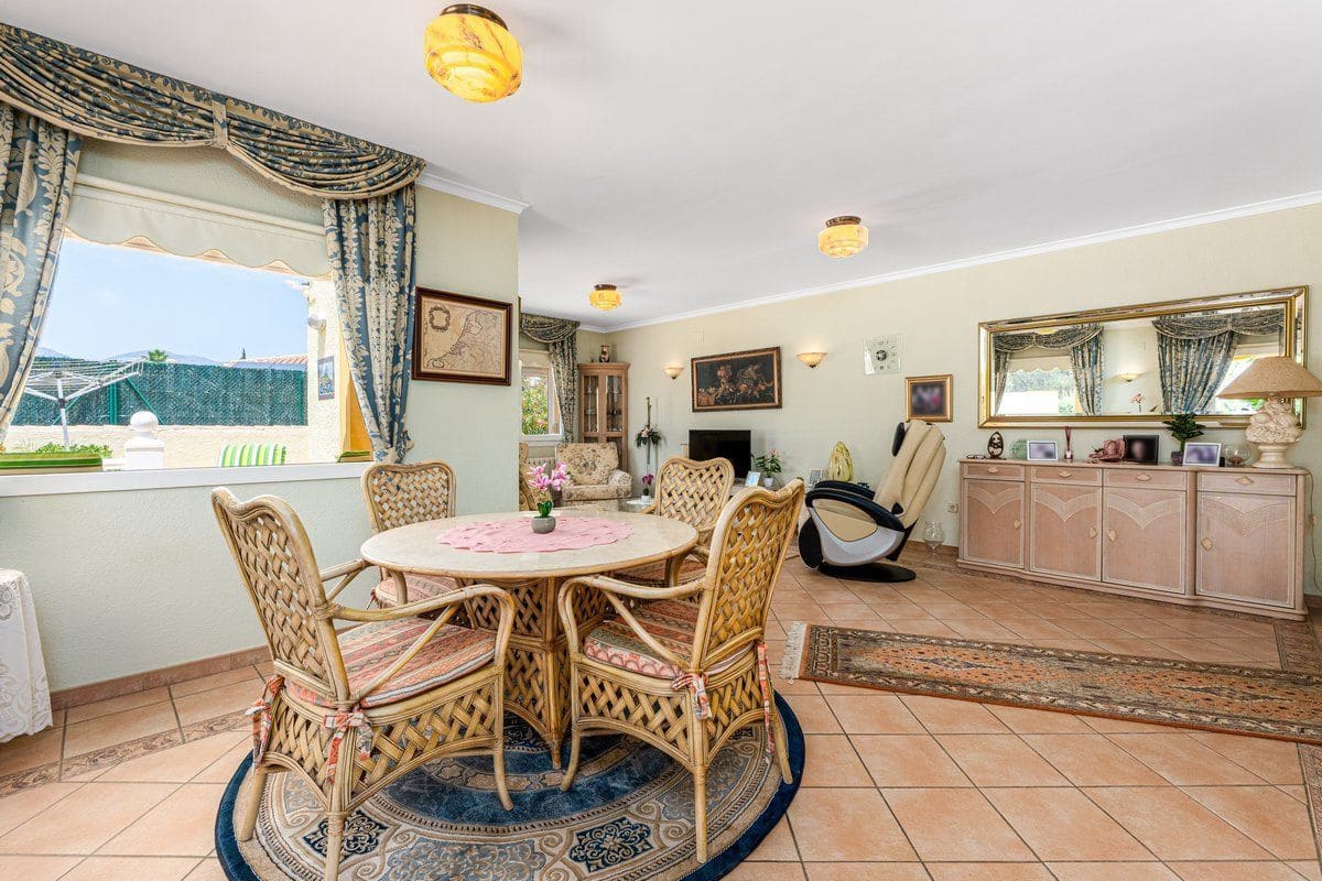 4 sypialnia Willa na sprzedaż w Calpe / Calp z basenem garażem - 795 000 € (Ref: 9949148)