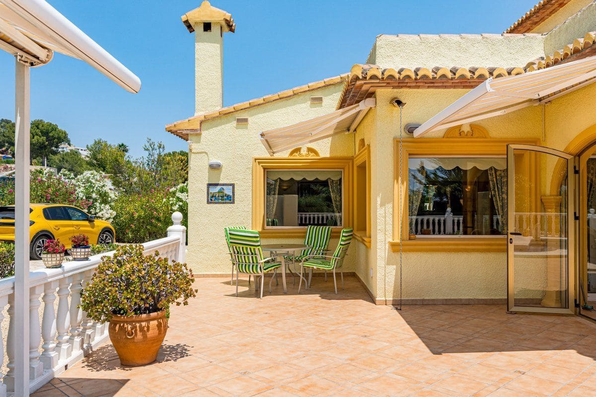 4 sypialnia Willa na sprzedaż w Calpe / Calp z basenem garażem - 795 000 € (Ref: 9949148)