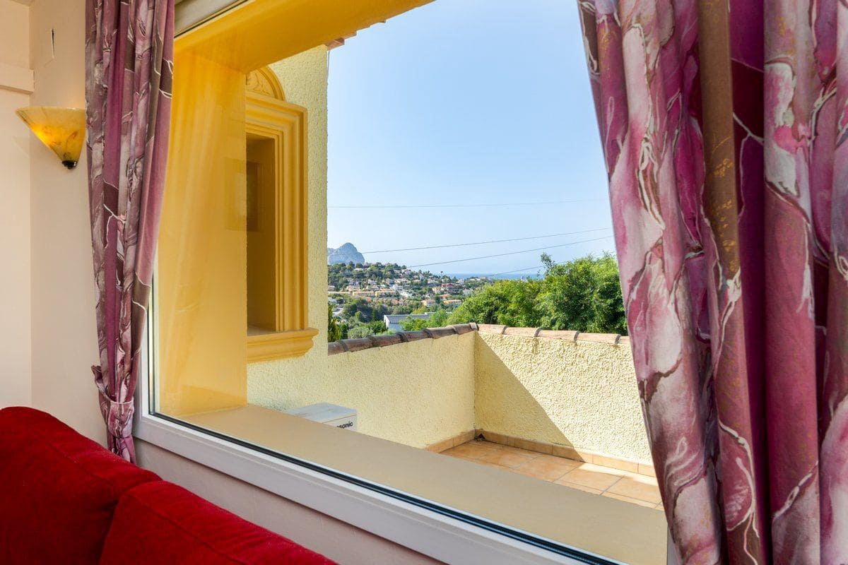 4 sypialnia Willa na sprzedaż w Calpe / Calp z basenem garażem - 795 000 € (Ref: 9949148)