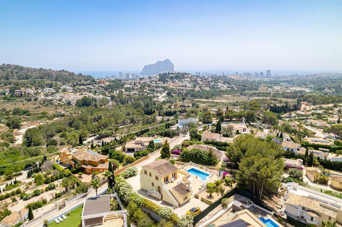 4 sypialnia Willa na sprzedaż w Calpe / Calp z basenem garażem - 795 000 € (Ref: 9949148)