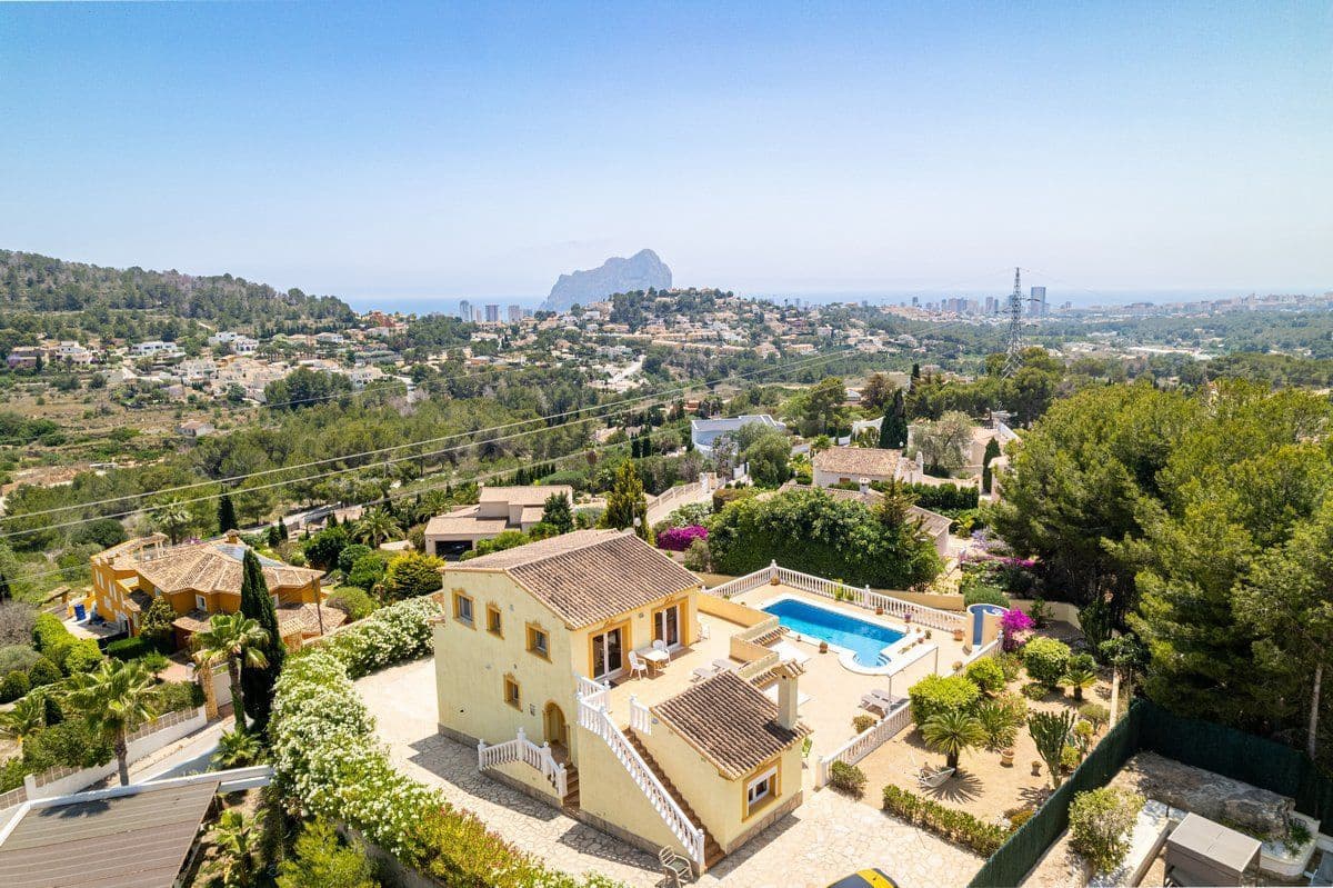 4 sypialnia Willa na sprzedaż w Calpe / Calp z basenem garażem - 795 000 € (Ref: 9949148)