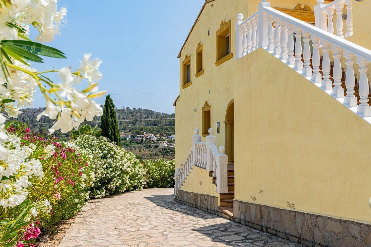 4 sypialnia Willa na sprzedaż w Calpe / Calp z basenem garażem - 795 000 € (Ref: 9949148)