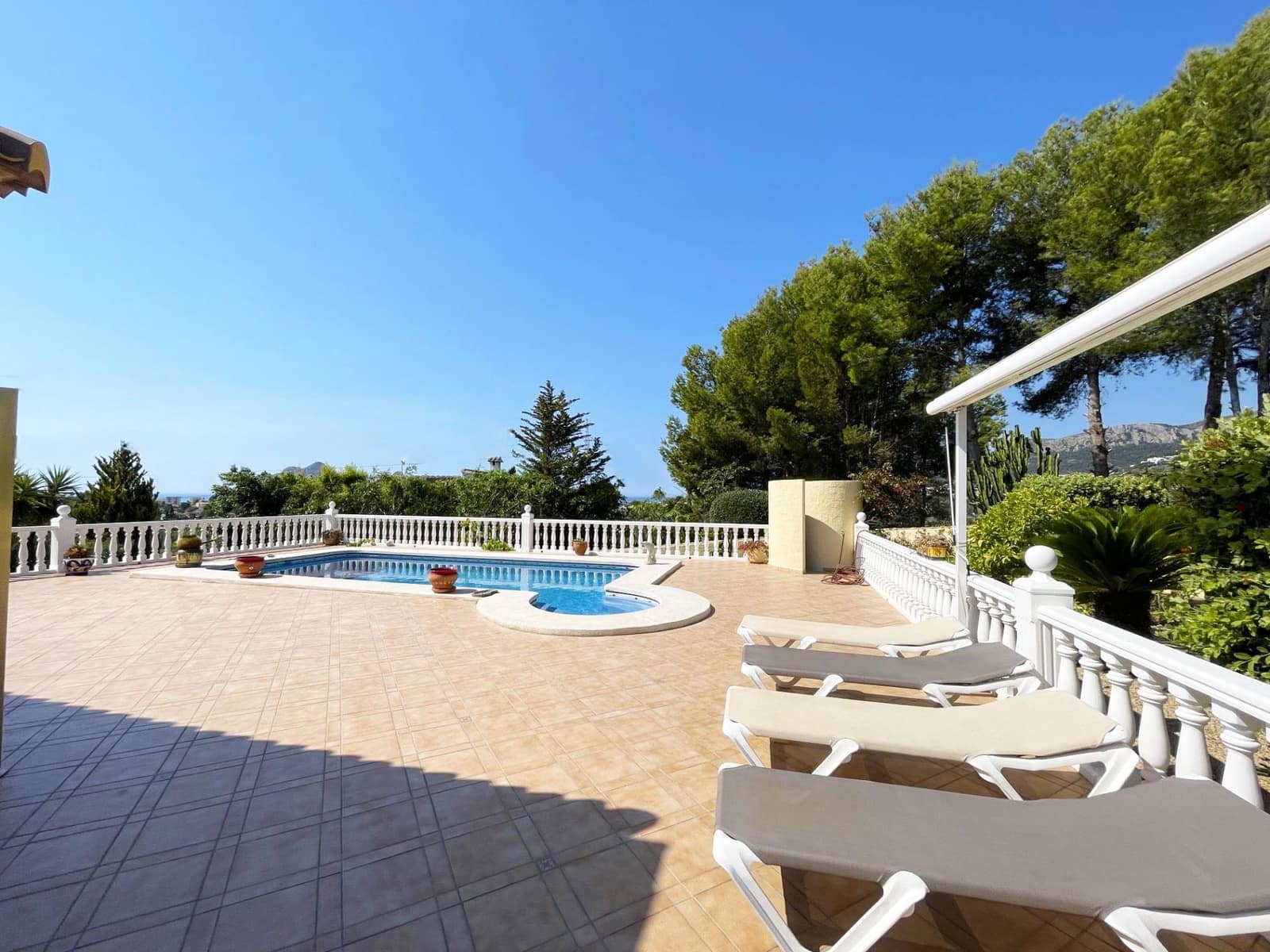 4 sypialnia Willa na sprzedaż w Calpe / Calp z basenem garażem - 795 000 € (Ref: 9949148)