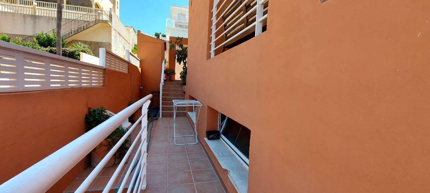 4 soverom Kjedet enebolig til salgs i Calpe / Calp med garasje - € 499 000 (Ref: 9972844)