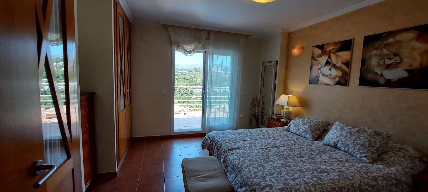4 soverom Kjedet enebolig til salgs i Calpe / Calp med garasje - € 499 000 (Ref: 9972844)