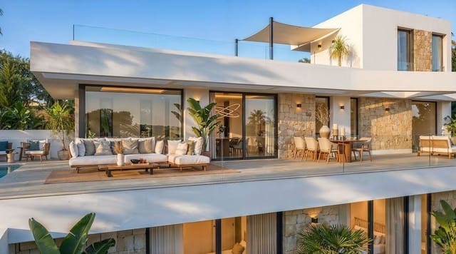 3 soverom Villa til salgs i Calpe / Calp med svømmebasseng garasje - € 1 360 000 (Ref: 9978146)
