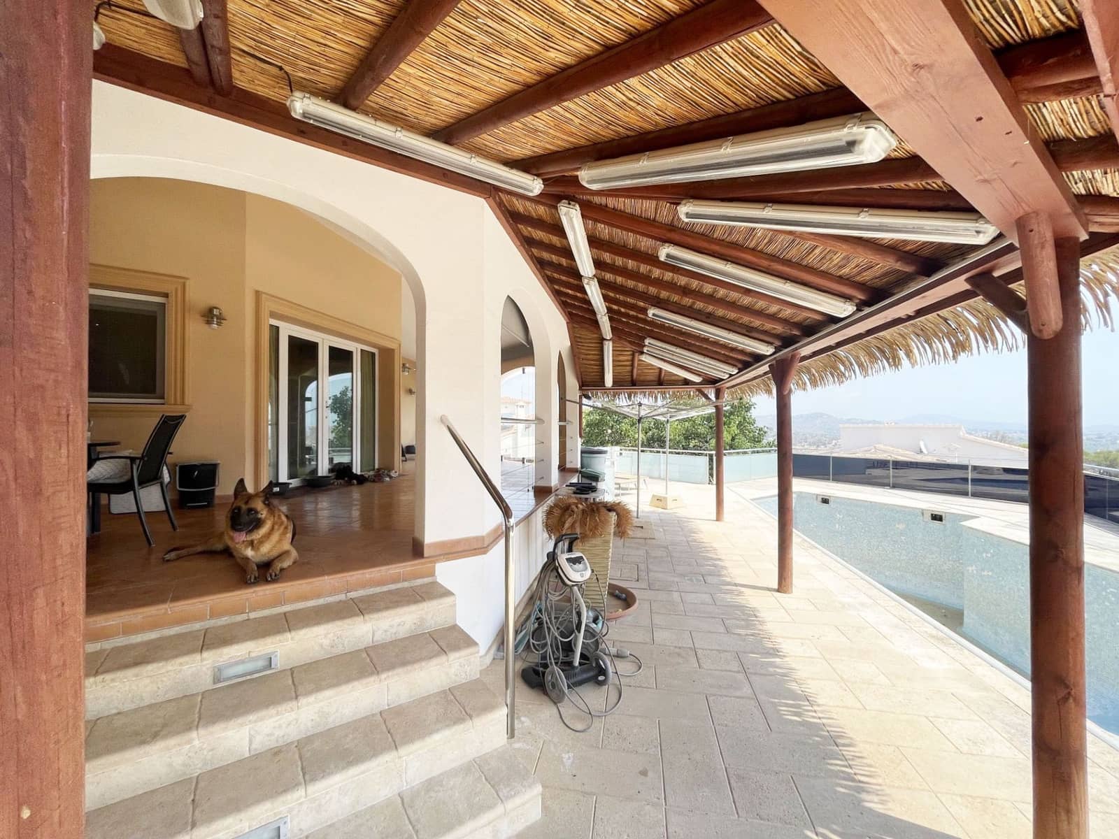 4 makuuhuone Huvila myytävänä paikassa Calpe / Calp mukana uima-altaan 
autotalli - 1 100 000 € (Ref: 9984374)