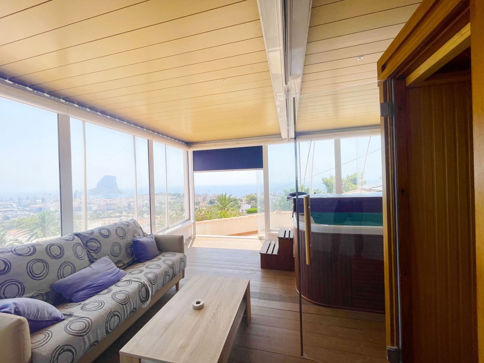 4 makuuhuone Huvila myytävänä paikassa Calpe / Calp mukana uima-altaan 
autotalli - 1 100 000 € (Ref: 9984374)