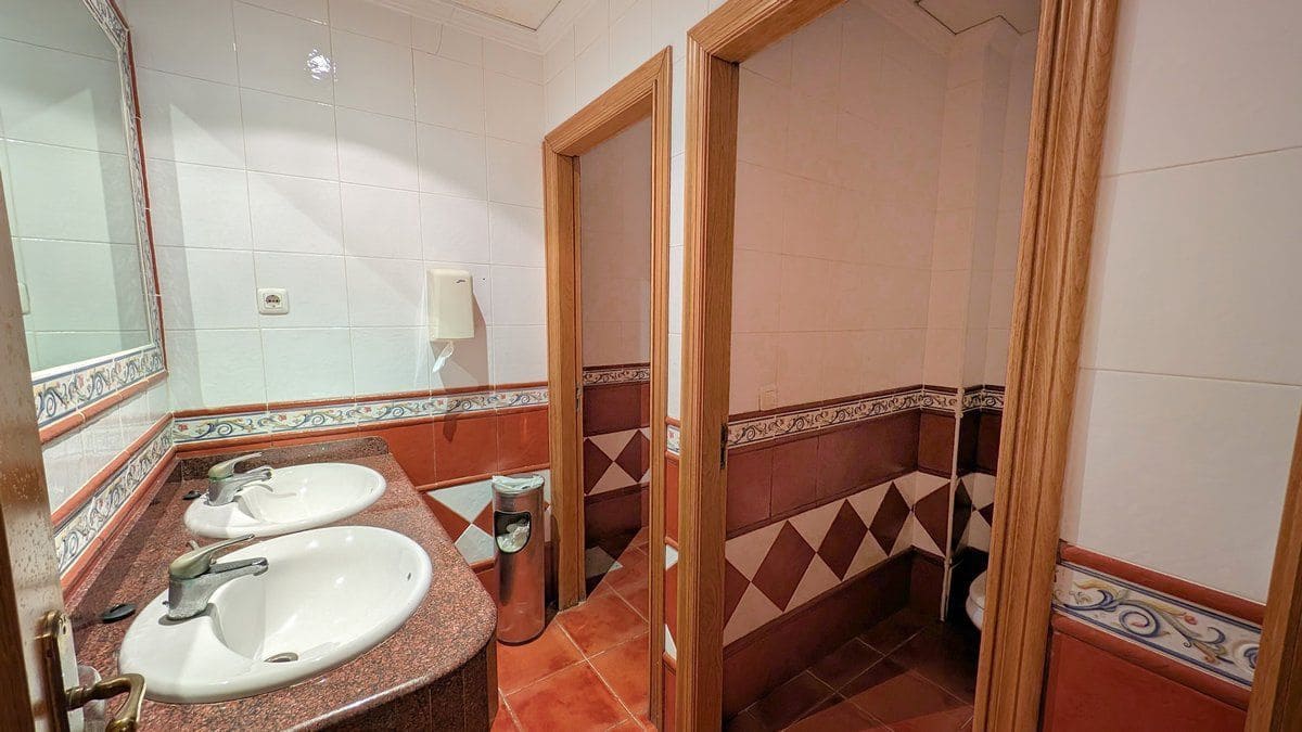 Local Commercial à vendre à Calpe / Calp avec garage - 390 000 € (Ref: 9994756)