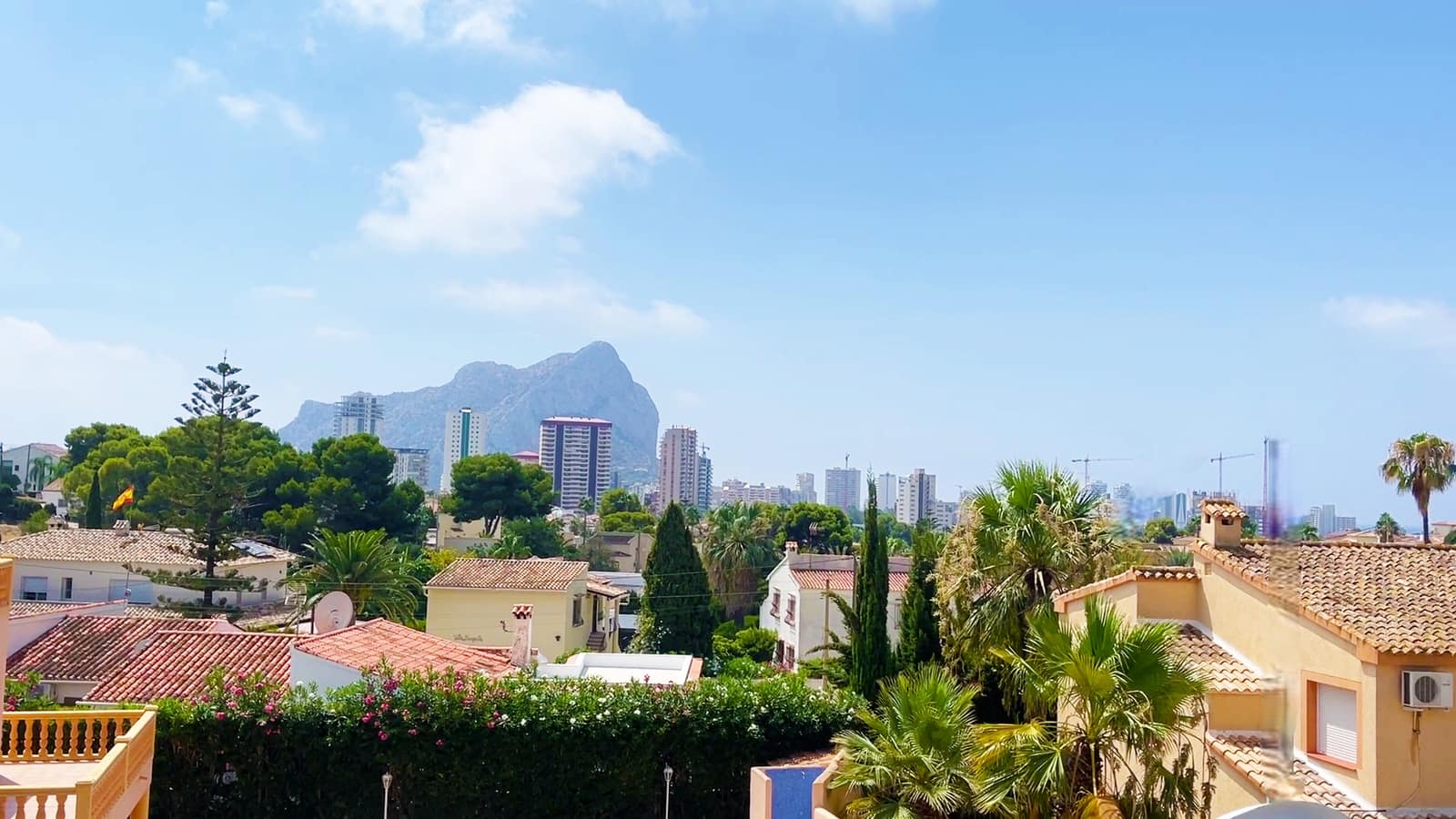 5 soveværelse Villa til salg i Calpe / Calp med swimmingpool garage - € 460.000 (Ref: 9998082)