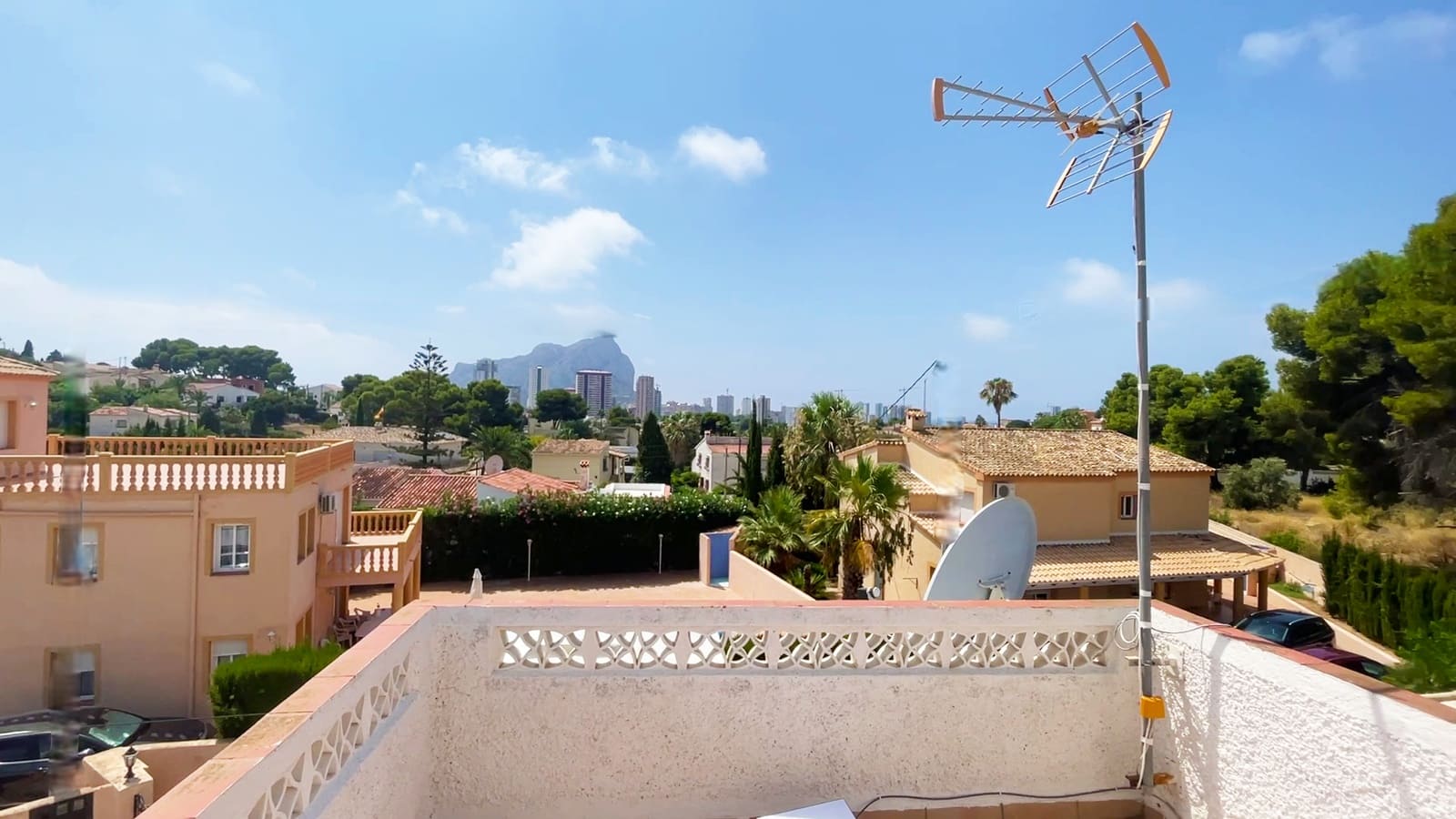5 soveværelse Villa til salg i Calpe / Calp med swimmingpool garage - € 460.000 (Ref: 9998082)