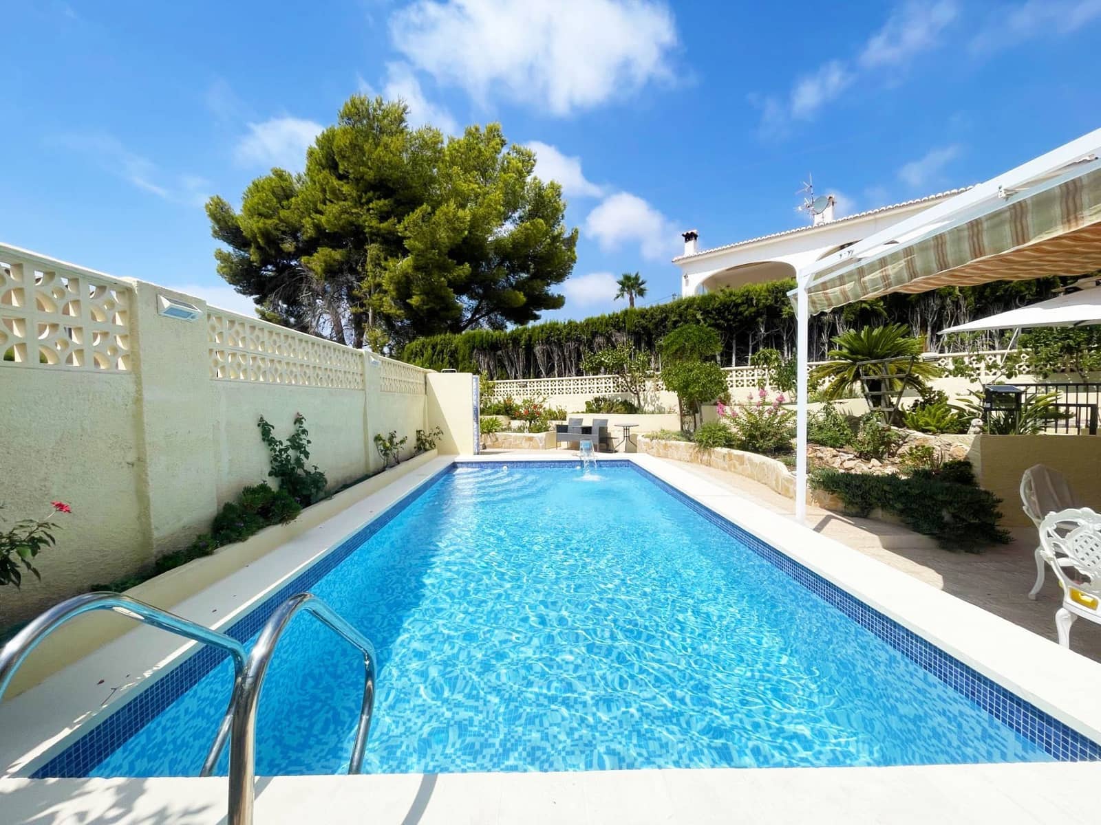 5 soveværelse Villa til salg i Calpe / Calp med swimmingpool garage - € 460.000 (Ref: 9998082)